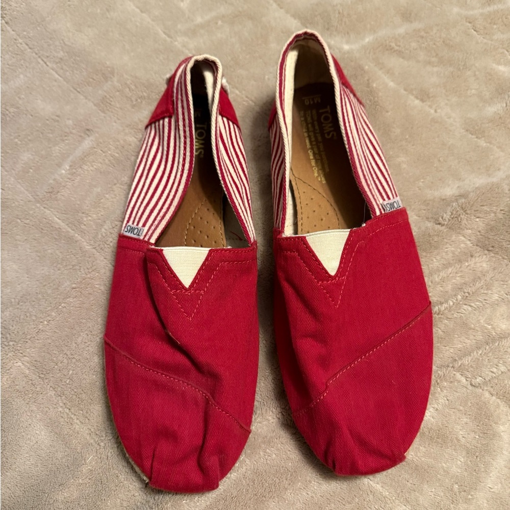 Toms